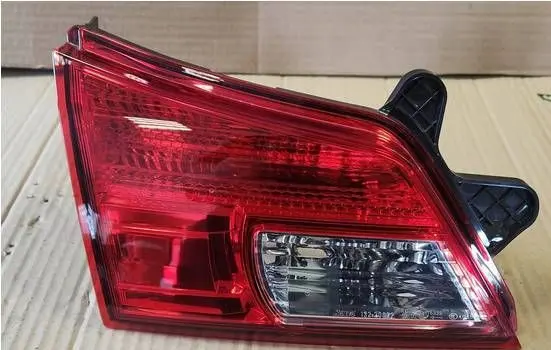 Tailgate rear/tail lights