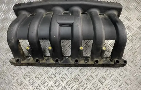 BMW 5 E39 Intake manifold 2900301819 PA66GF35 1427618