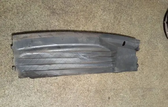 BMW 7 E65 E66 Radiator trim 10519311 7011218