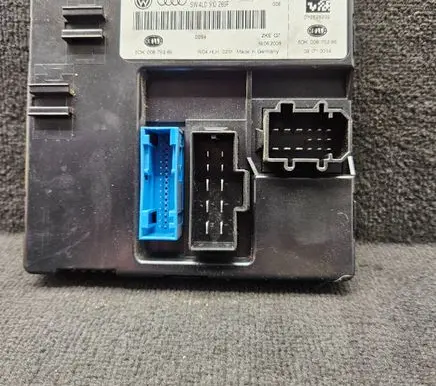 Audi Q7 4L Comfort/convenience module 4L0907289C 4L0910289F 5DK00876286