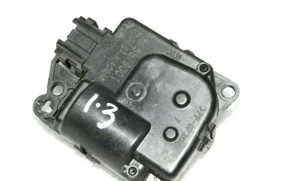 Lancia Thema Air flap motor/actuator K68238243AA 68238243AA