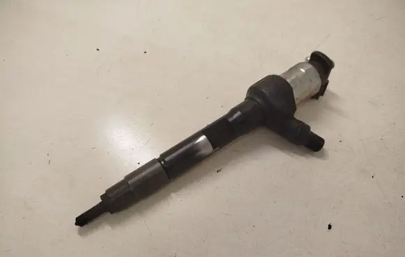 Fuel injector
