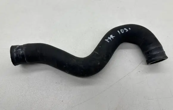 Coolant pipe/hose