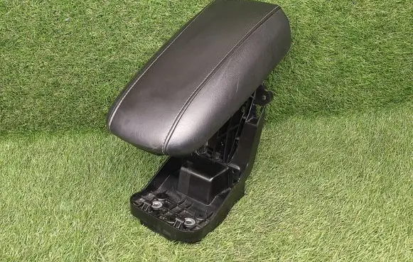 Volvo V40 Armrest 31403341
