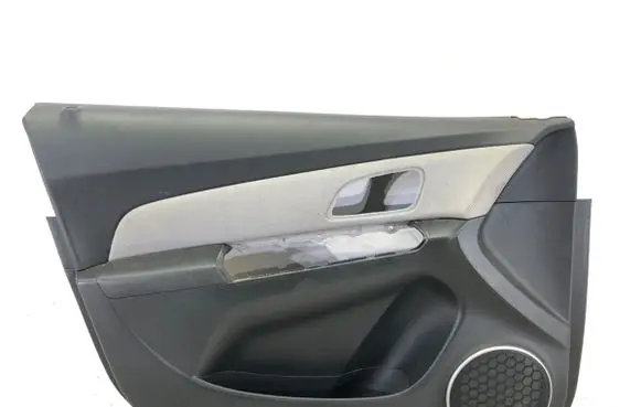 Chevrolet Cruze Front door card panel trim 96957313