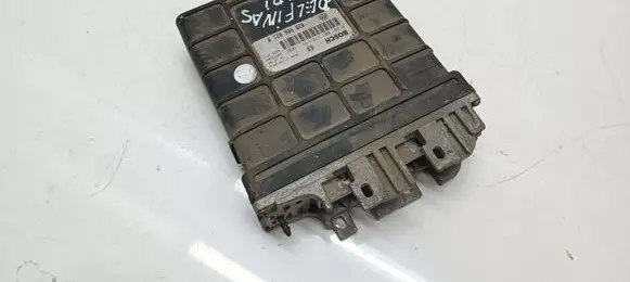 Volkswagen PASSAT B4 Engine control unit/module 028906021B 0281001172
