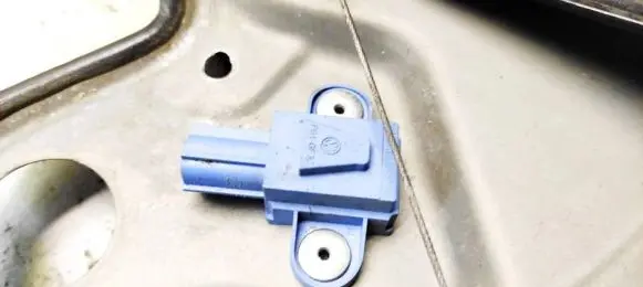 Skoda Octavia Mk2 (1Z) Airbag deployment crash/impact sensor 1K0955557A