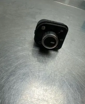 Volkswagen Golf V Wing mirror switch 5K0959565