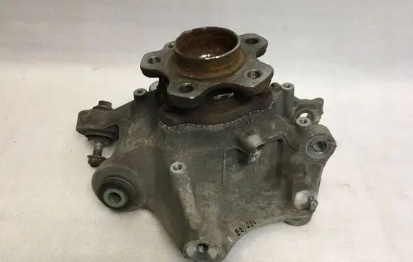 BMW 5 G30 G31 Rear wheel hub 6866337