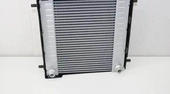 BMW 8 G15 Coolant radiator 17118620207 8620207