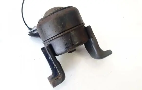 Toyota RAV 4 (XA20) Engine mount bracket