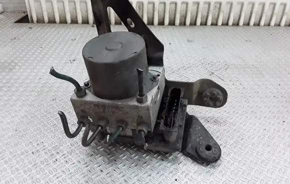 Renault Megane II ABS Pump 8200038695