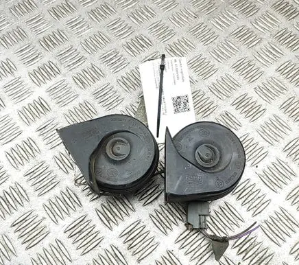 Alfa Romeo Giulietta Horn signal 50518753