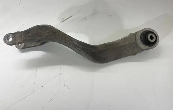 Mercedes-Benz C AMG W205 Rear upper control arm/wishbone A2053520501