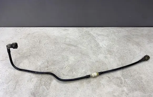 Nissan Pathfinder R51 Fuel line pipe 