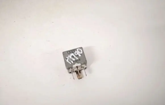 Audi A6 S6 C4 4A Other relay 443951253k