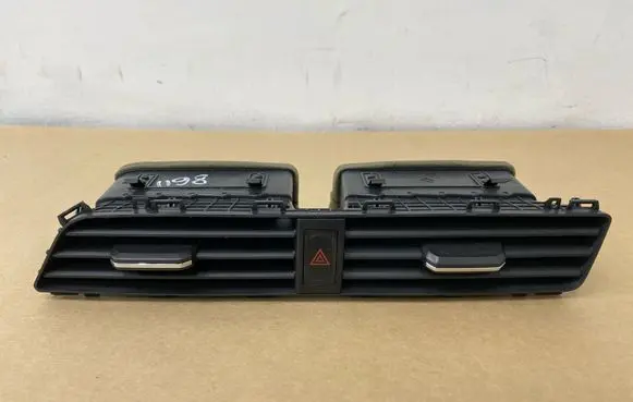 MG ZS Dash center air vent grill 10383050