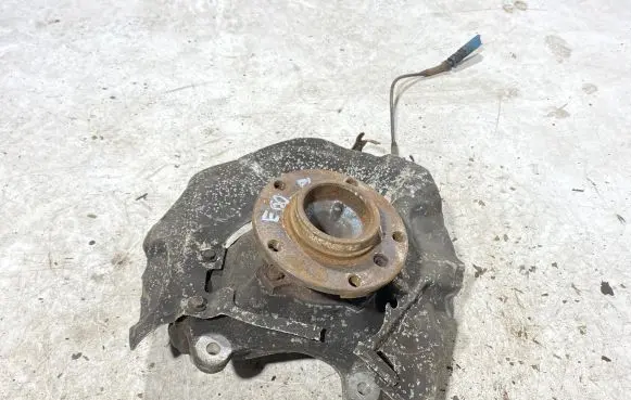 BMW 5 E60 E61 Front wheel hub spindle knuckle