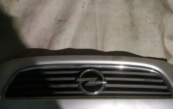 Opel Zafira A Front grill