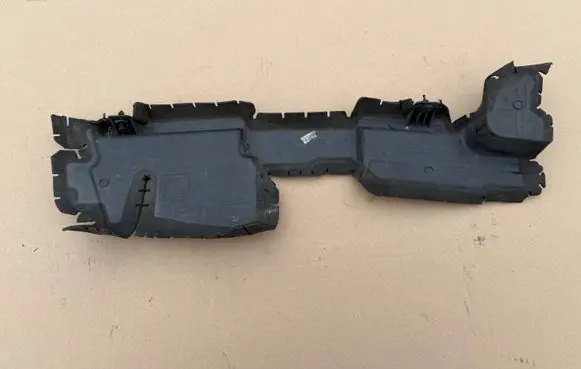 Citroen C4 II Picasso Intercooler air guide/duct channel 9677015380