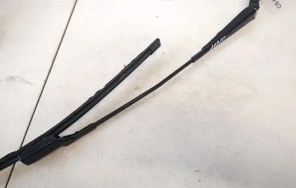 Skoda Fabia Mk2 (5J) Front wiper blade arm 5j1955410b