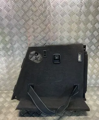 Trunk/boot lower side trim panel