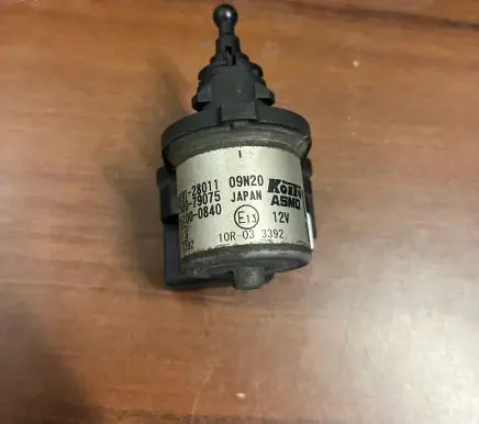 Headlight level adjustment motor