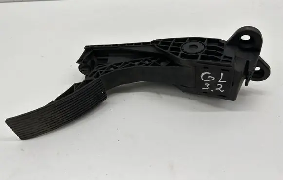 Mercedes-Benz GL X164 Accelerator throttle pedal A1643000004
