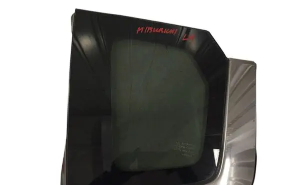 Mitsubishi Outlander IV Rear side window 