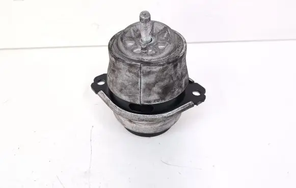 Audi Q7 4L Engine mount bracket 7L8199131A