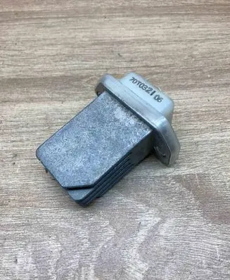 Nissan Note (E12) Heater blower motor/fan resistor 70T032106