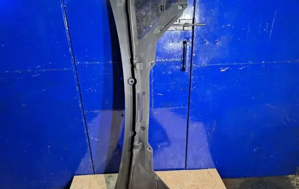 Jaguar XE Wiper trim FRONTWIPERCOWLTRIM