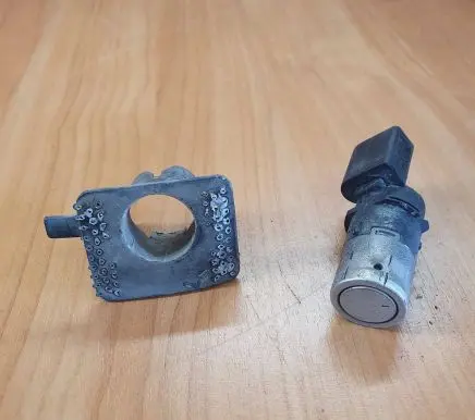 Audi A4 S4 B7 8E 8H Parking PDC sensor 6875079