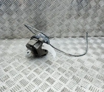 BMW 5 G30 G31 G38 Engine mount bracket 6878247