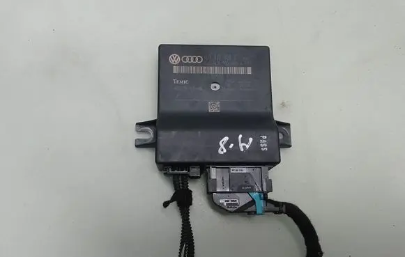 Audi A8 S8 D3 4E Gateway control module 4L0907468C