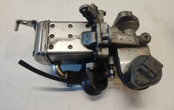 Volvo XC60 EGR valve cooler 36010129 31422315