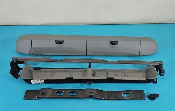 Glove box