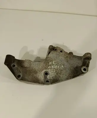 Radiator mount bracket
