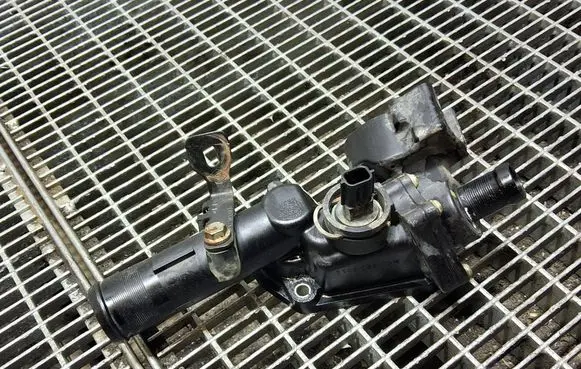 Renault Captur Thermostat/thermostat housing 110609813R