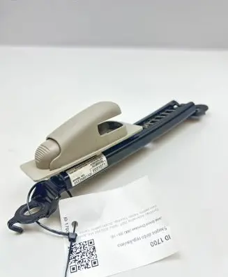 Jeep Grand Cherokee (WK) Seat belt height adjuster 0XE25BD1AD V031071