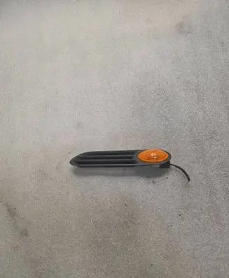 Front fender indicator light
