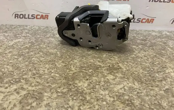Opel Insignia A Front door lock 3023881 13A171
