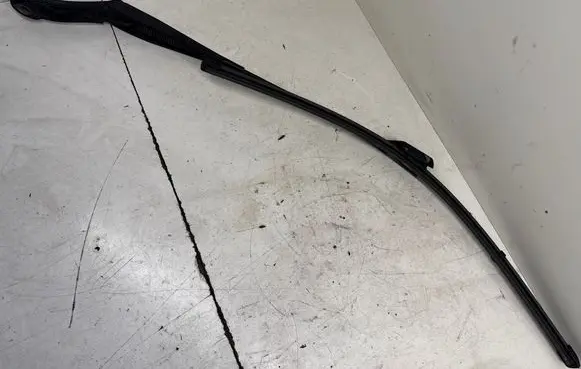 Peugeot 308 Front wiper blade arm 97036203 6148