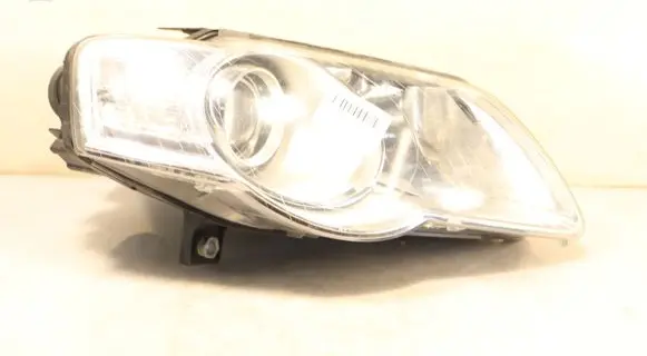 Volkswagen PASSAT B6 Headlight/headlamp