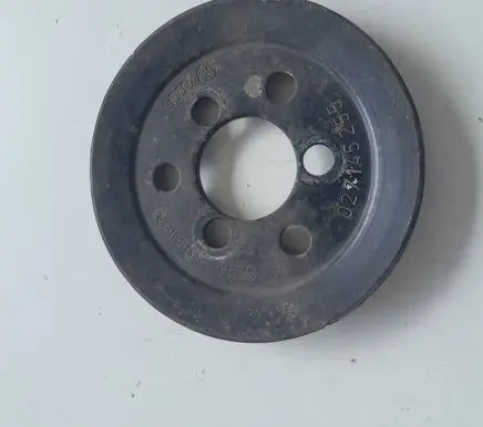 Volkswagen Golf III Power steering pump pulley 027145255