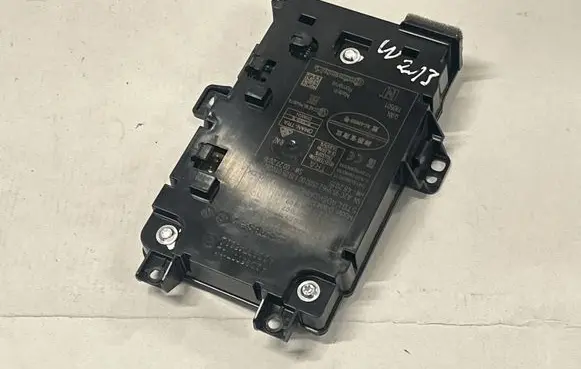 Mercedes-Benz E W213 Wireless charging module A2139006911 2139006911 A2139011007