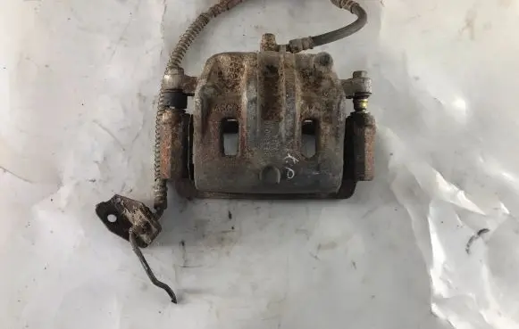 KIA Sorento Front brake caliper