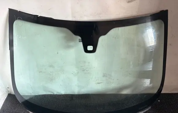 Jaguar XF X250 Front windscreen/windshield window 43R001853 D563AS1M848 26022556