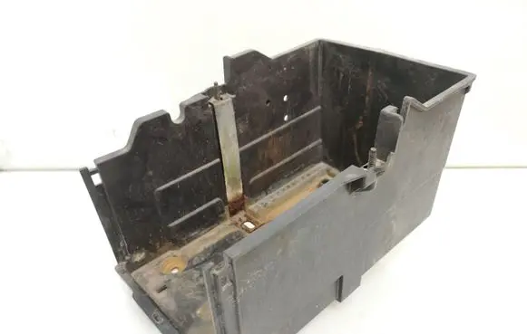 Battery tray