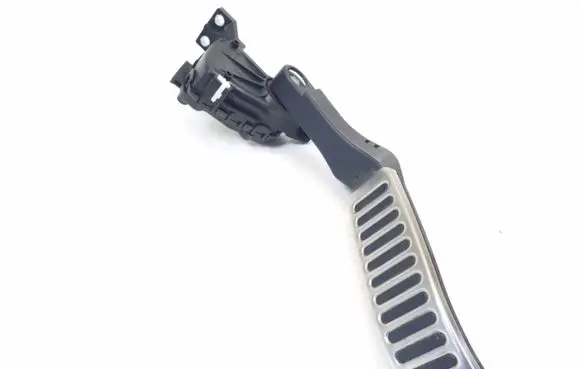 Volkswagen Touareg II Accelerator throttle pedal 7L0723507E